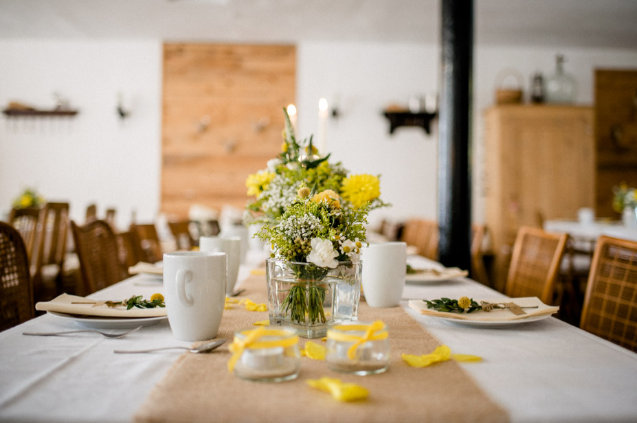 Gold Gelbe Herbsthochzeit Yellow Theme Wedding Barnwedding 36