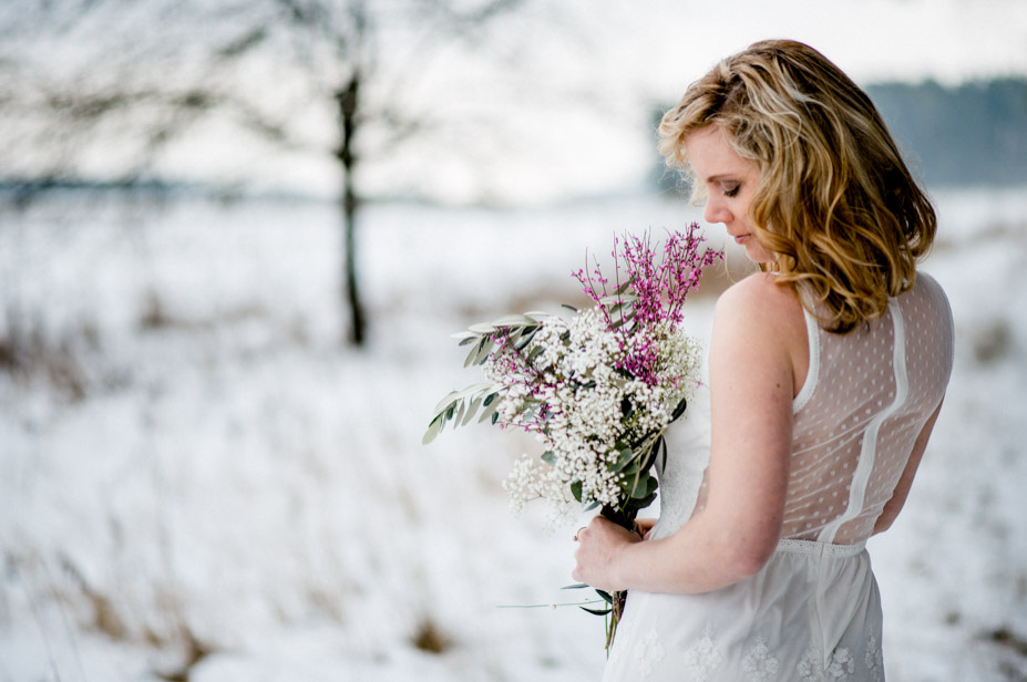 Brautportraits Im Schnee Winterhochzeit Styled Shoot Spiegelhof Fotografie Ansbach Nuernberg 02