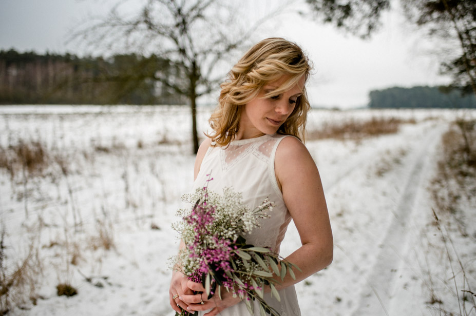 Brautportraits Im Schnee Winterhochzeit Styled Shoot Spiegelhof Fotografie Ansbach Nuernberg 07