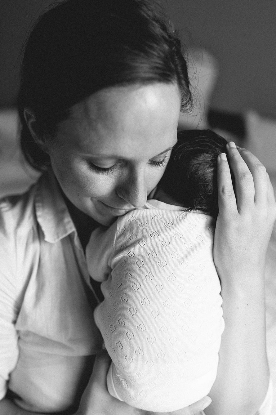 Homestory Newborn Familienfotos Babyfotos Lebensreportage 01a