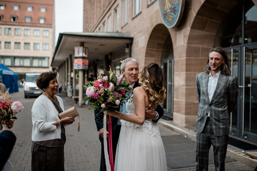 Urban Wedding Civil Wedding Nuernberg Standesamt Stadthochzeit Spiegelhof Fotografie 11