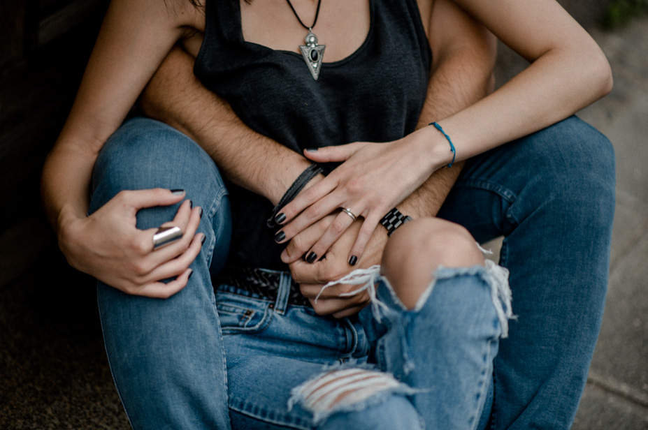 Urban Couple Shot Streetstyle Nuernberg Engagementshot Paerchenshot Grossstadtliebe 06