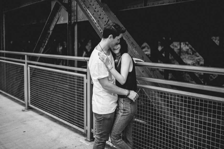 Urban Couple Shot Streetstyle Nuernberg Engagementshot Paerchenshot Grossstadtliebe 38