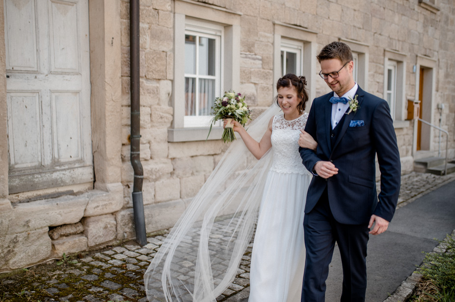 Sommerhochzeit Wuerzburg Schweinfurth Scheunenhochzeit Ginbar Hochzeitsfotograf Ansbach 25