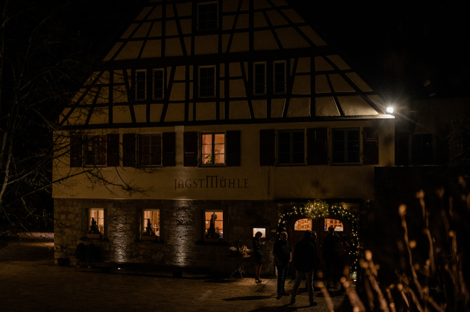 Hochzeitsfotos Gut Ludwigsruhe Jagstmuehle Vintagewedding Barnwedding Winterhochzeit Freie Trauung Bonheger Hochzeitsfotos Spiegelhof Fotografie 53
