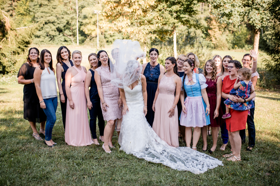 Spaetsommer Hochzeitsfotos Pflugsmuehle Heammerleinsmuehle Vintagewedding Ansbach Hochzeitsfotos Scheunenhochzeit Spiegelhof Fotografie 47