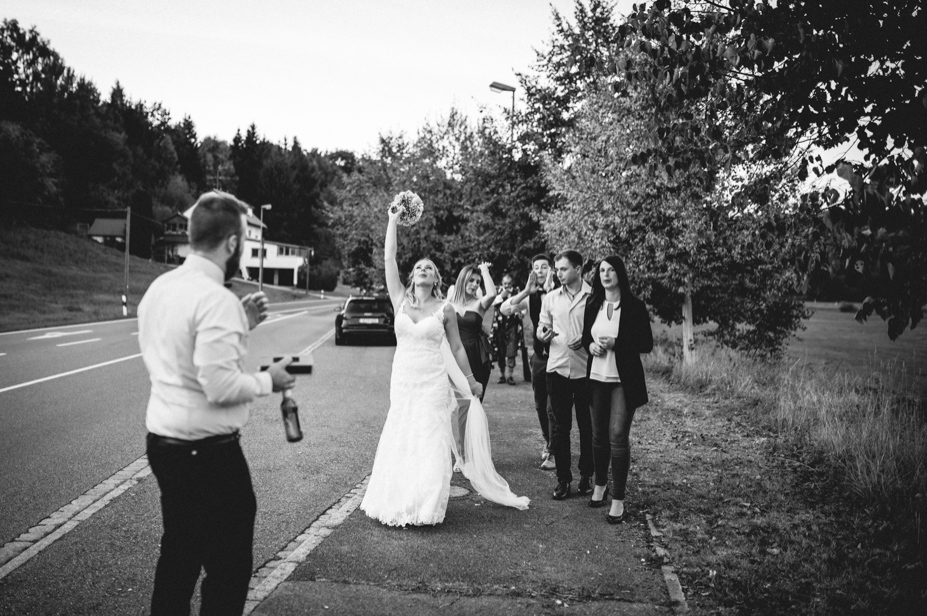 Spaetsommer Hochzeitsfotos Pflugsmuehle Heammerleinsmuehle Vintagewedding Ansbach Hochzeitsfotos Scheunenhochzeit Spiegelhof Fotografie 71