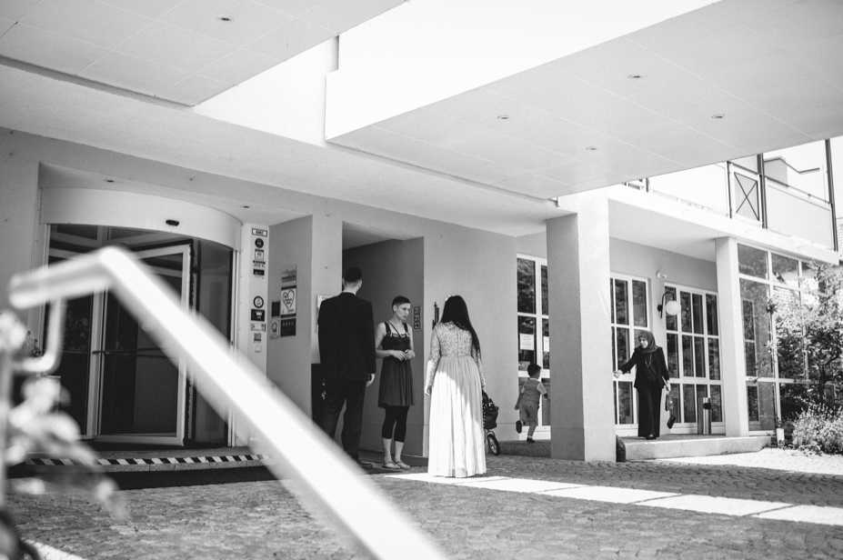 Freie Trauung Am See Brombachsee Hochzeitsfotograf Vintagewedding Destination Wedding Sommerhochzeit Hochzeitsfotos Im Regen Spiegelhof Fotografie 16