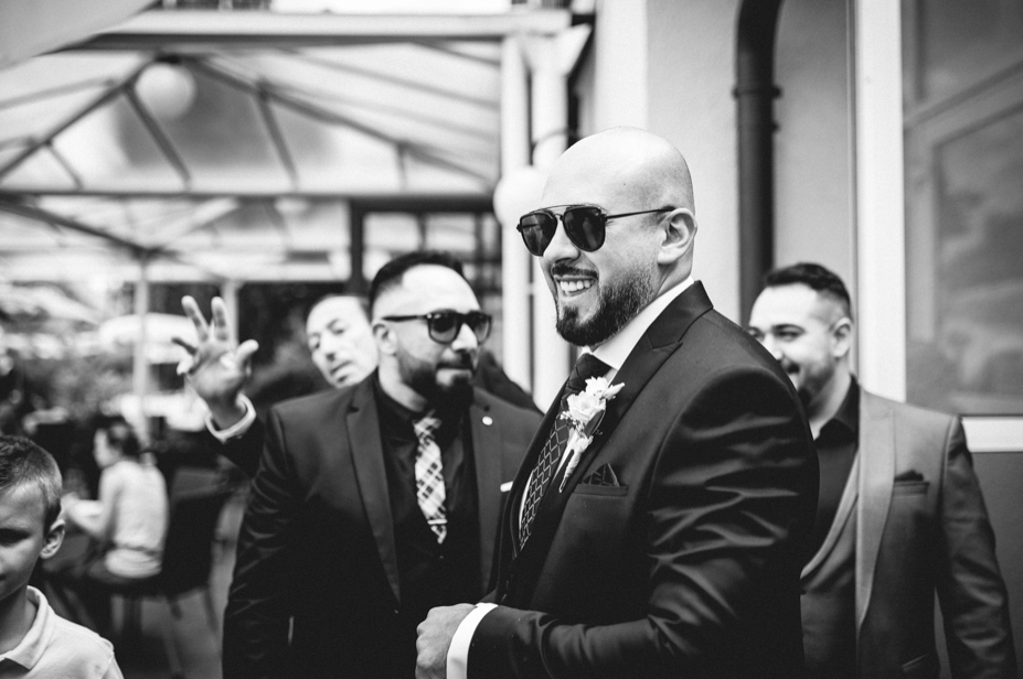 Freie Trauung Am See Brombachsee Hochzeitsfotograf Vintagewedding Destination Wedding Sommerhochzeit Hochzeitsfotos Im Regen Spiegelhof Fotografie 17