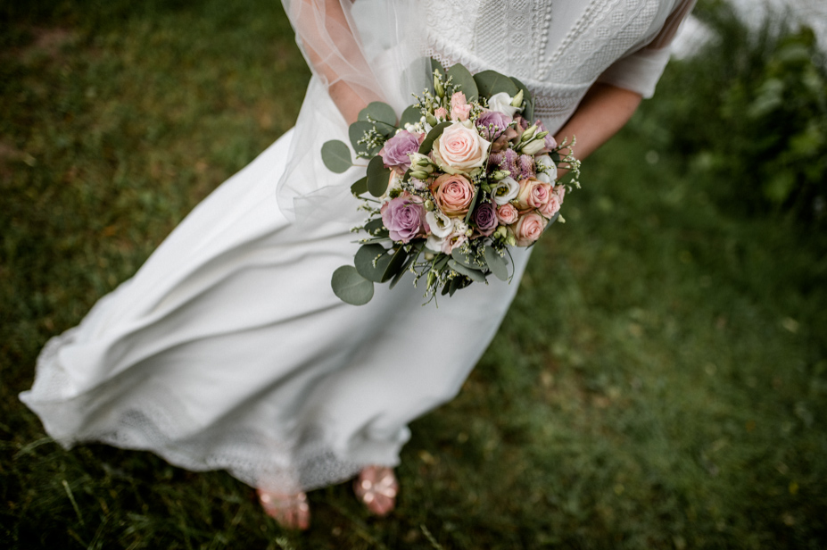 Freie Trauung Am See Brombachsee Hochzeitsfotograf Vintagewedding Destination Wedding Sommerhochzeit Hochzeitsfotos Im Regen Spiegelhof Fotografie 48