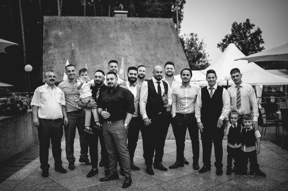 Freie Trauung Am See Brombachsee Hochzeitsfotograf Vintagewedding Destination Wedding Sommerhochzeit Hochzeitsfotos Im Regen Spiegelhof Fotografie 61