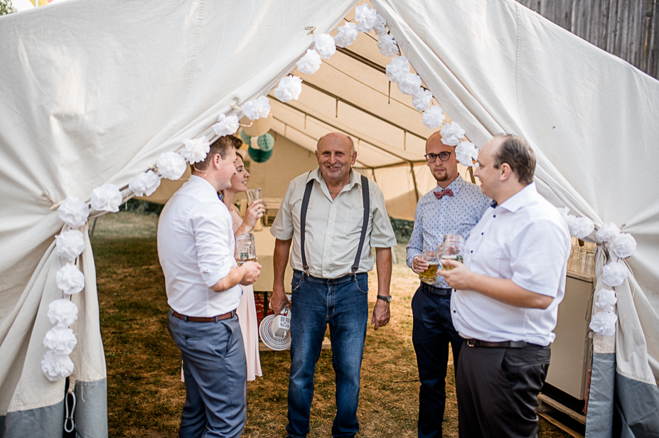 Hochzeitsfotos Ansbach Colmberg Vintagewedding Barnwedding Scheunenhochzeit Diy Hochzeitsfotos Spiegelhof Fotografie 62