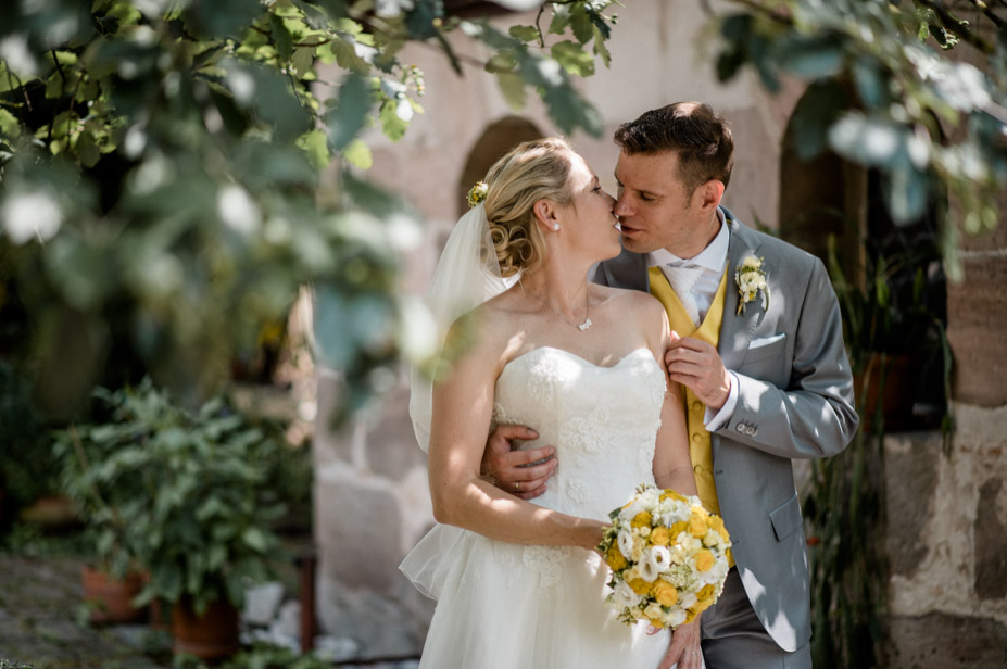 Hochzeitsreportage Nuernberg Gwaechshaus Hochzeitsfotos Zitronendeko Sommerhochzeit 51