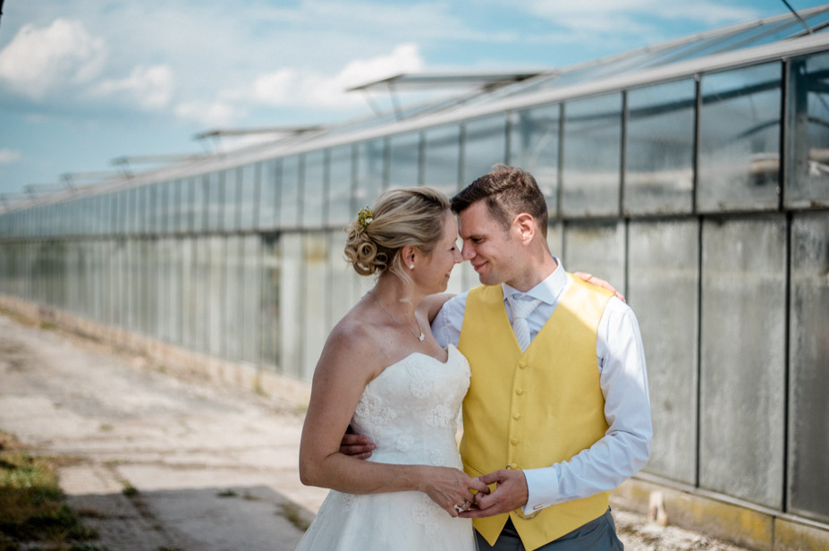 Hochzeitsreportage Nuernberg Gwaechshaus Hochzeitsfotos Zitronendeko Sommerhochzeit 80