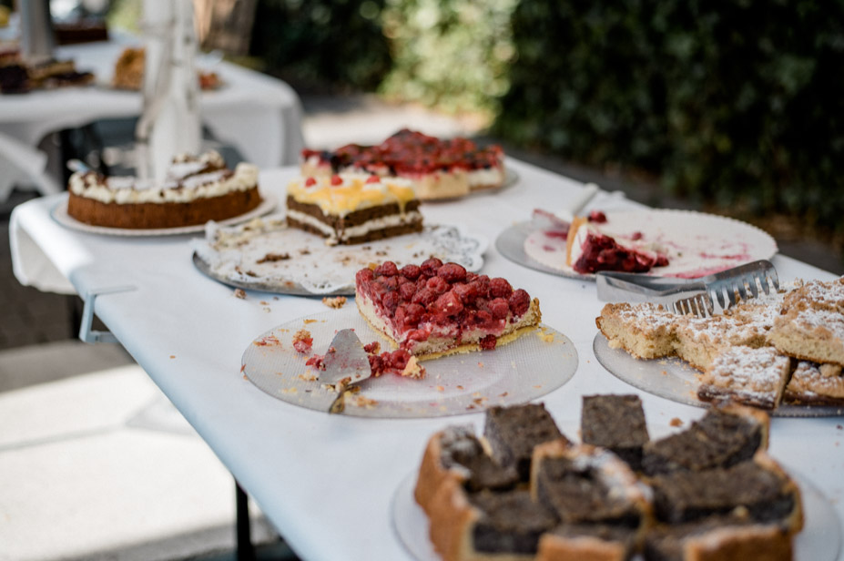 Hochzeitsreportage Nuernberg Gwaechshaus Hochzeitsfotos Zitronendeko Sommerhochzeit 82