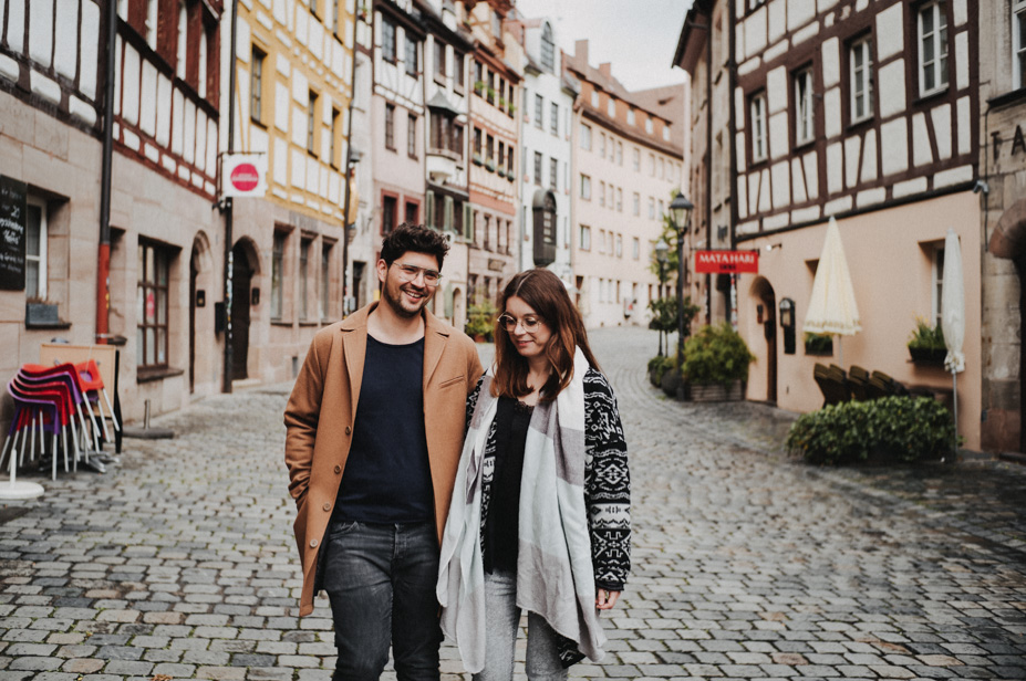 Verlobungsshooting Engagement Shoot Hochzeitsbilder Nuernberg Ansbach Hochzeitsfotograf Spiegelhof Fotografie 02