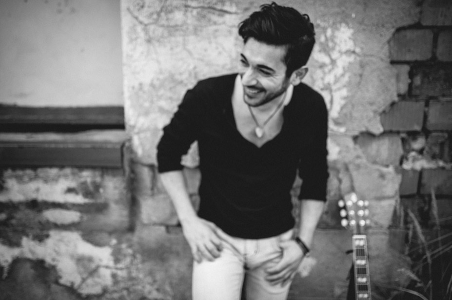 Alessandro Mega Kuenstler Portrait Ansbach Musiker Foto Italienische Musik Spiegelhof Fotografie 11