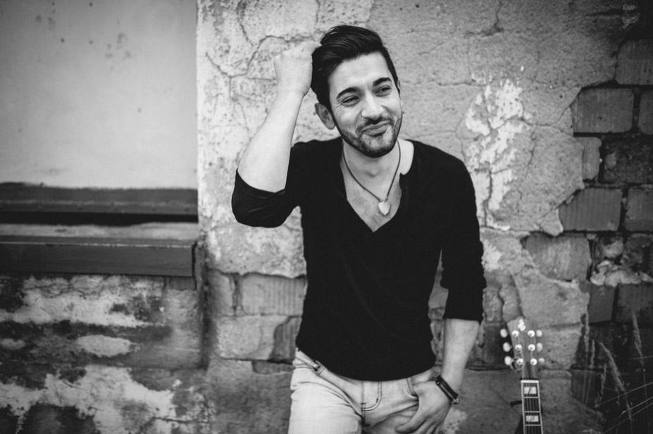Alessandro Mega Kuenstler Portrait Ansbach Musiker Foto Italienische Musik Spiegelhof Fotografie 12